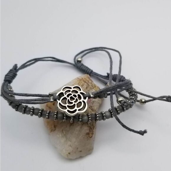 Feminine and flirty flower lace twine beaded bracelet B1225‎ - Picture 1 of 2